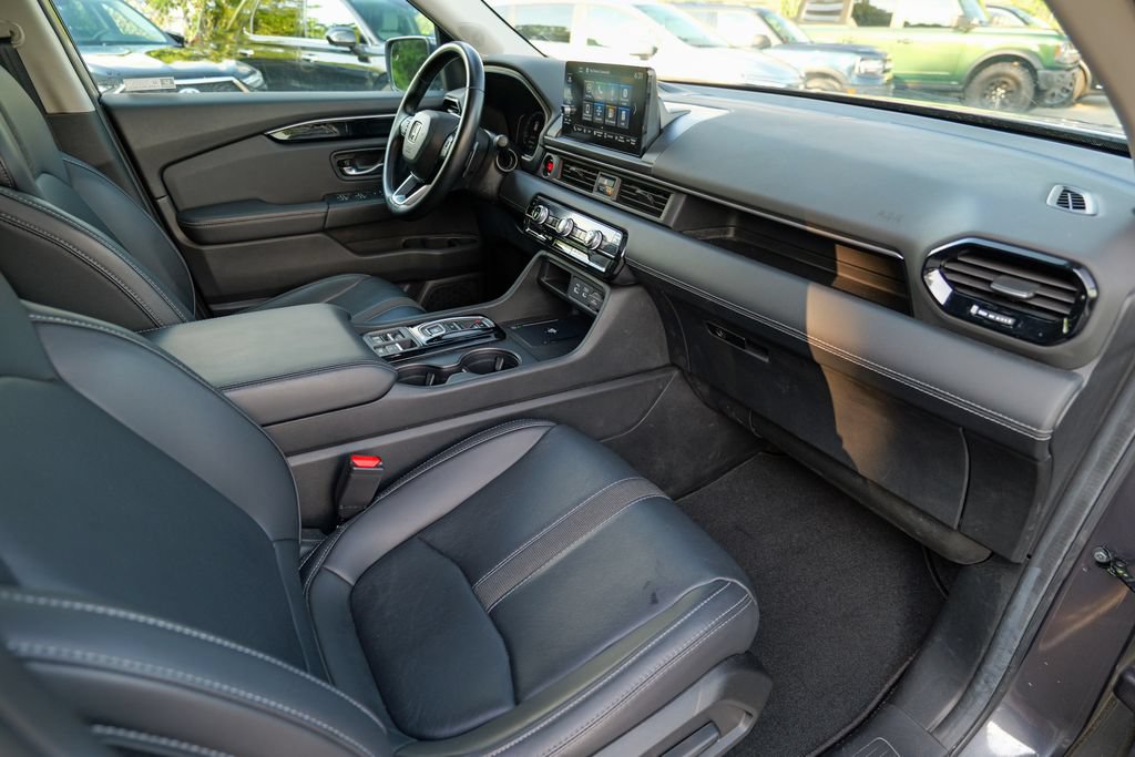 Used 2025 Honda Pilot EX-L image 36