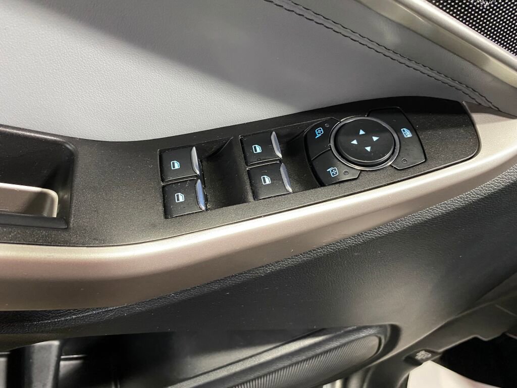 Used 2023 Ford Explorer XLT w/ Equipment Group 202A image 7