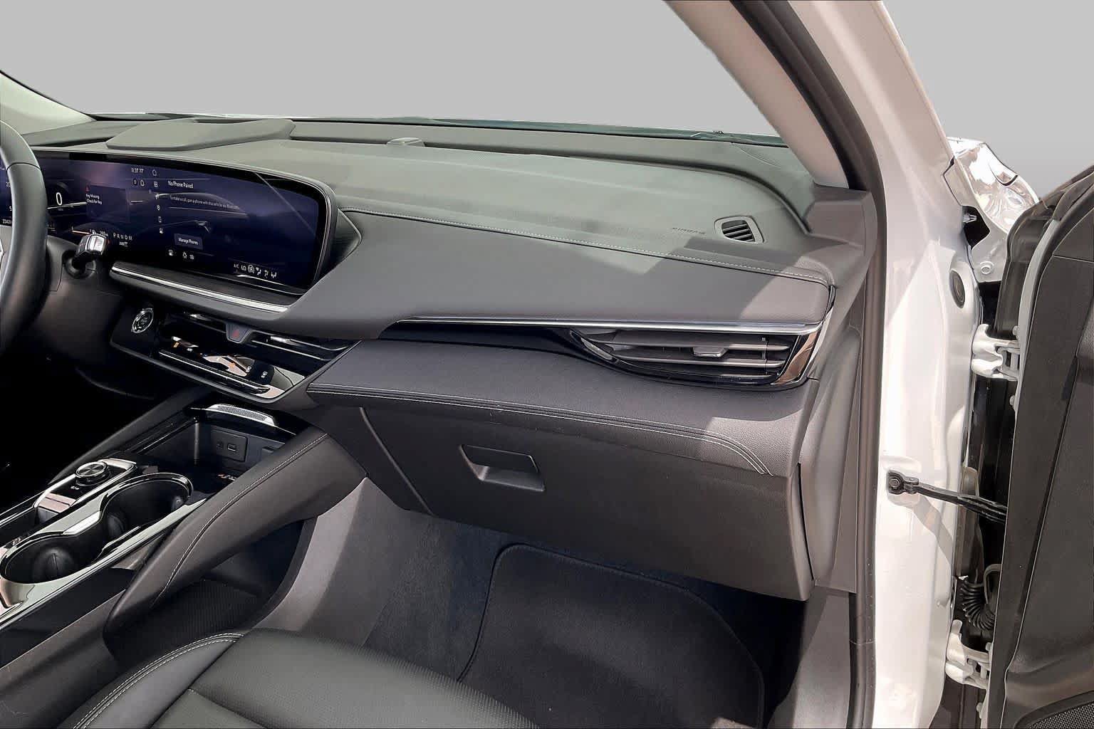 Used 2024 Buick Envision Preferred AWD/4WD image 18