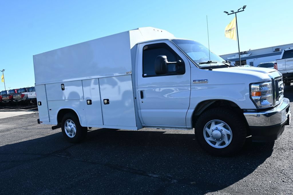 Used 2021 Ford E-350 and Econoline 350 Super Duty w/ Power Windows & Locks Group RWD image 4