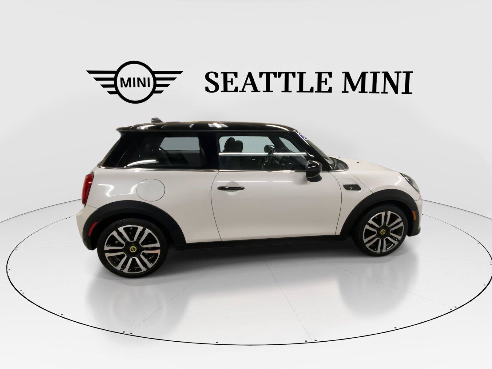Used 2024 MINI Cooper SE FWD image 12
