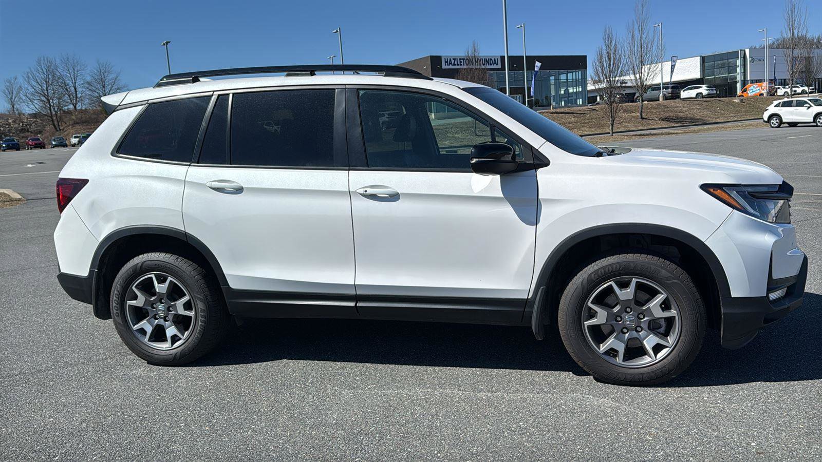 Used 2023 Honda Passport TrailSport image 3