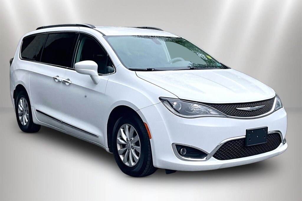 Used 2017 Chrysler Pacifica Touring-L