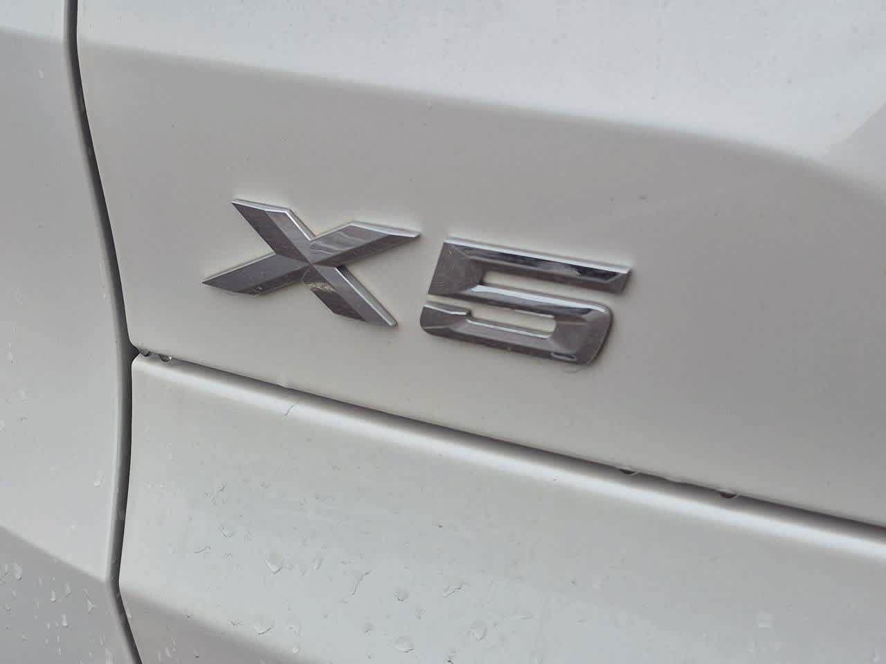 Used 2024 BMW X5 xDrive40i w/ Parking Assistance Package AWD/4WD image 12