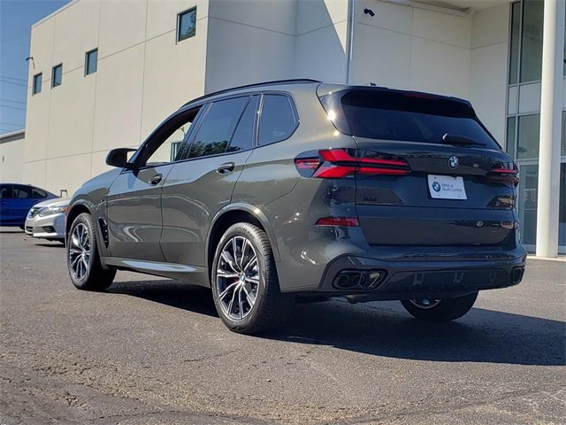 New 2026 BMW X5 M60i image 3