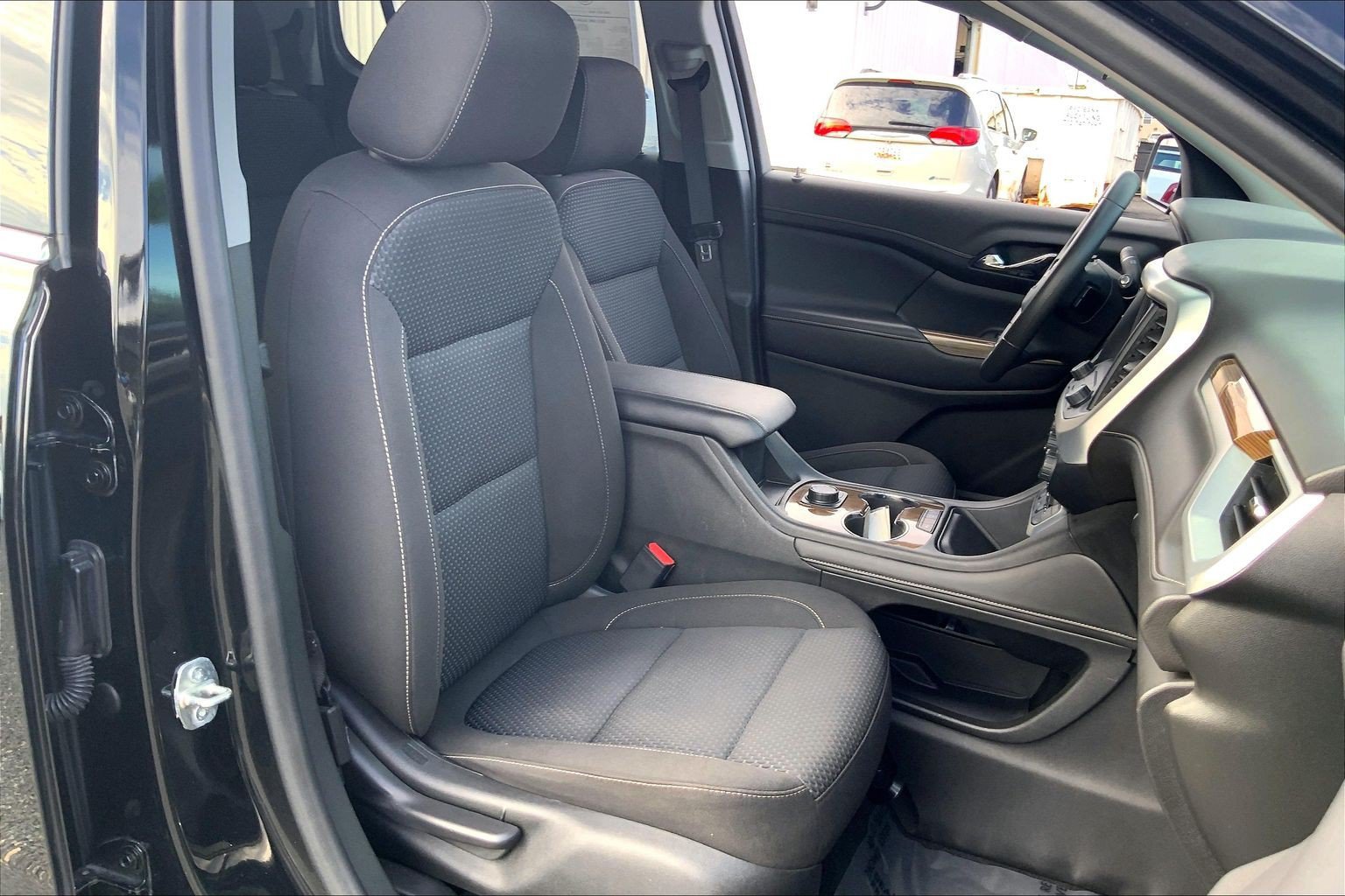 Used 2021 GMC Acadia SLE AWD/4WD image 7