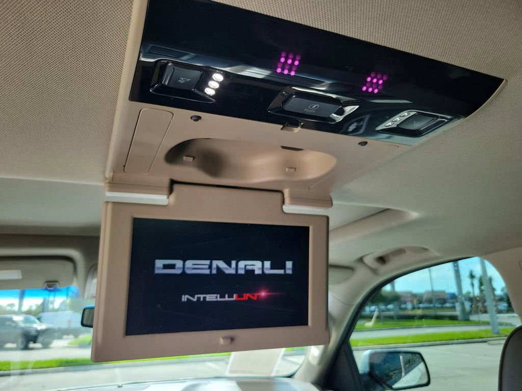 Used 2019 GMC Yukon Denali w/ Denali Ultimate Package image 16