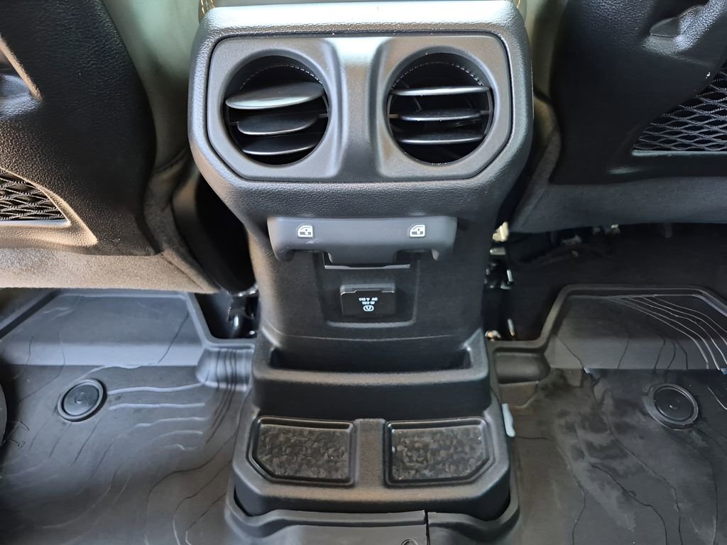 Used 2024 Jeep Wrangler High Altitude image 21