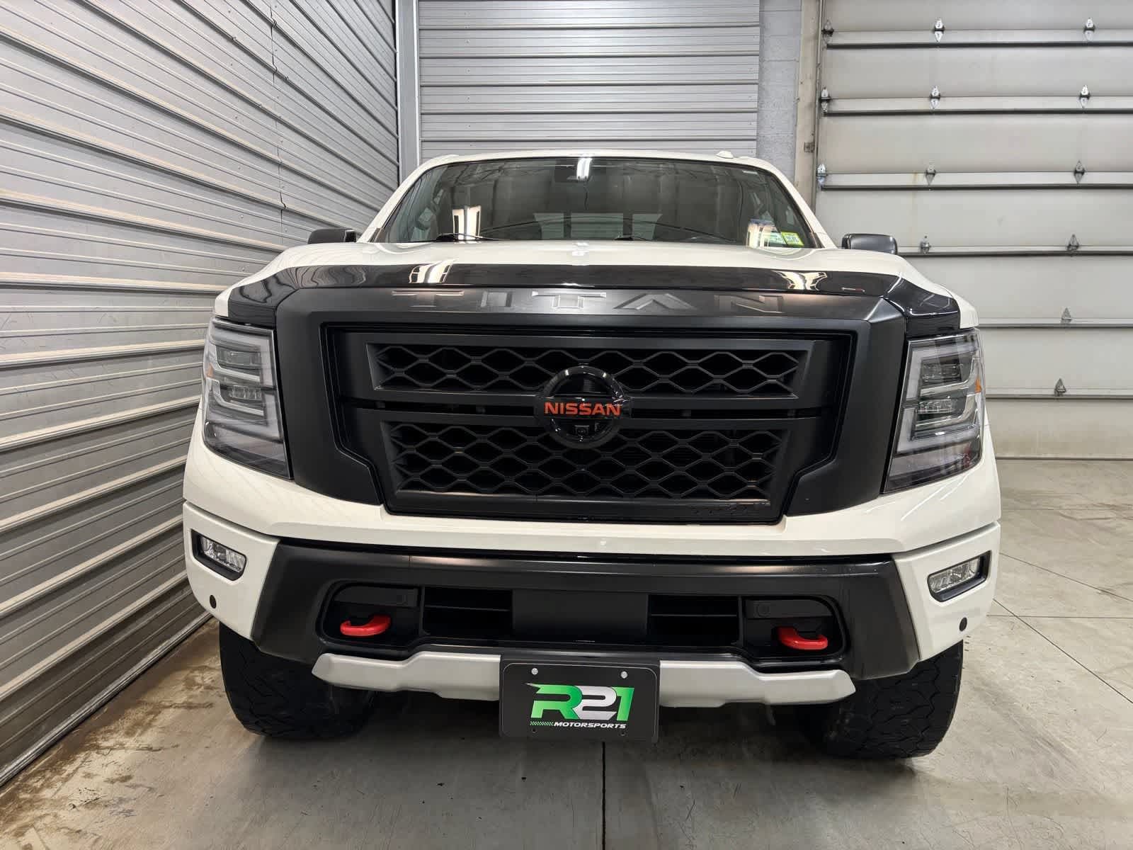 Used 2021 Nissan Titan PRO-4X w/ Pro-4x Convenience Package AWD/4WD image 2