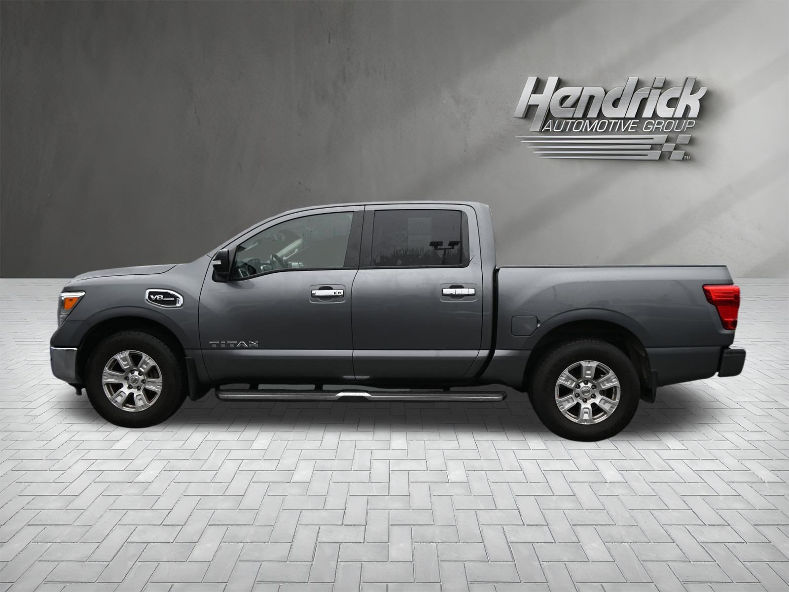 Used 2017 Nissan Titan SV RWD image 9