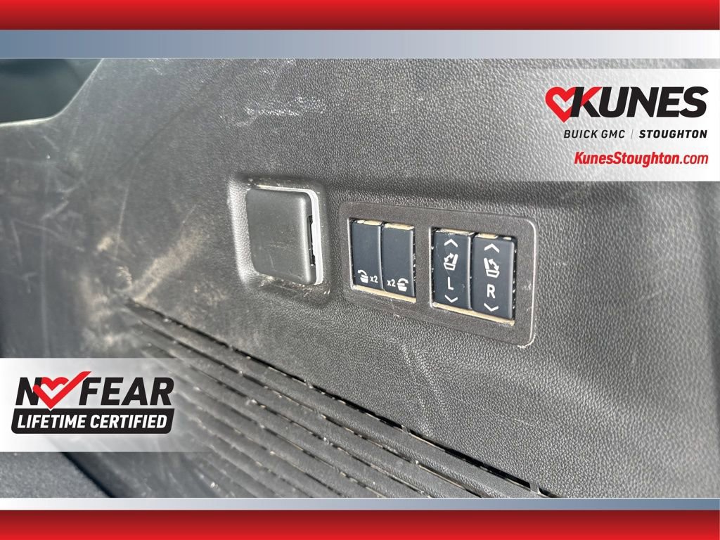 Used 2025 Chevrolet Suburban High Country AWD/4WD image 18