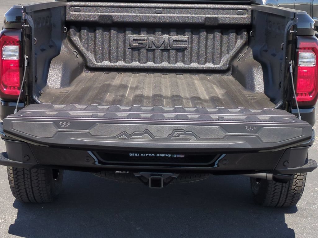 New 2026 GMC Canyon Denali w/ LPO, Denali Black Edition AWD/4WD image 29