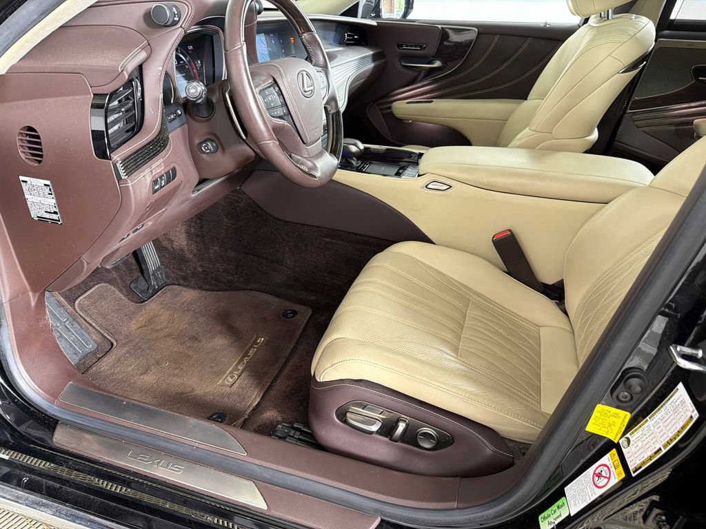 Used 2019 Lexus LS 500 w/ Luxury Package image 11