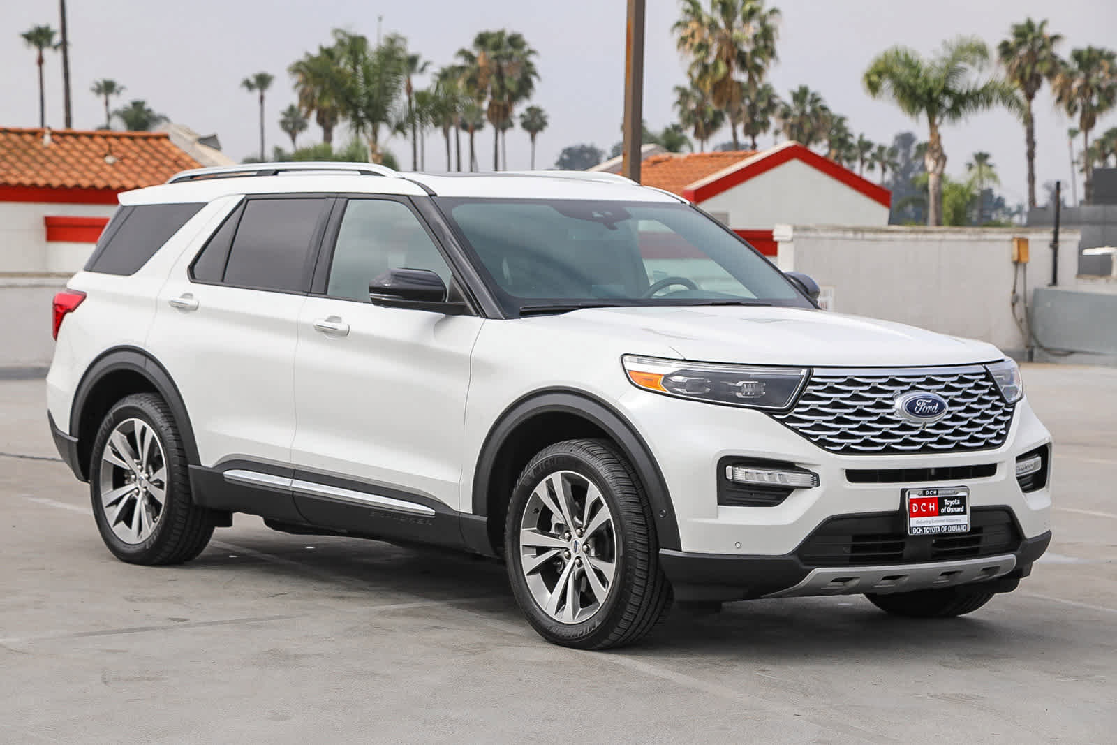 Used 2020 Ford Explorer Platinum w/ Premium Technology Package image 4