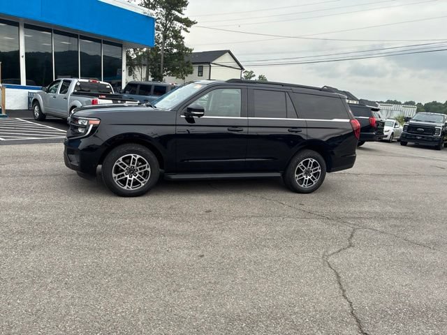 Used 2025 Ford Expedition Active AWD/4WD image 13