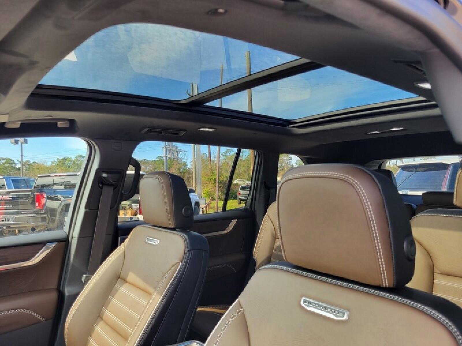 New 2026 GMC Acadia Denali Ultimate w/ LPO, Floor Liner Package image 27