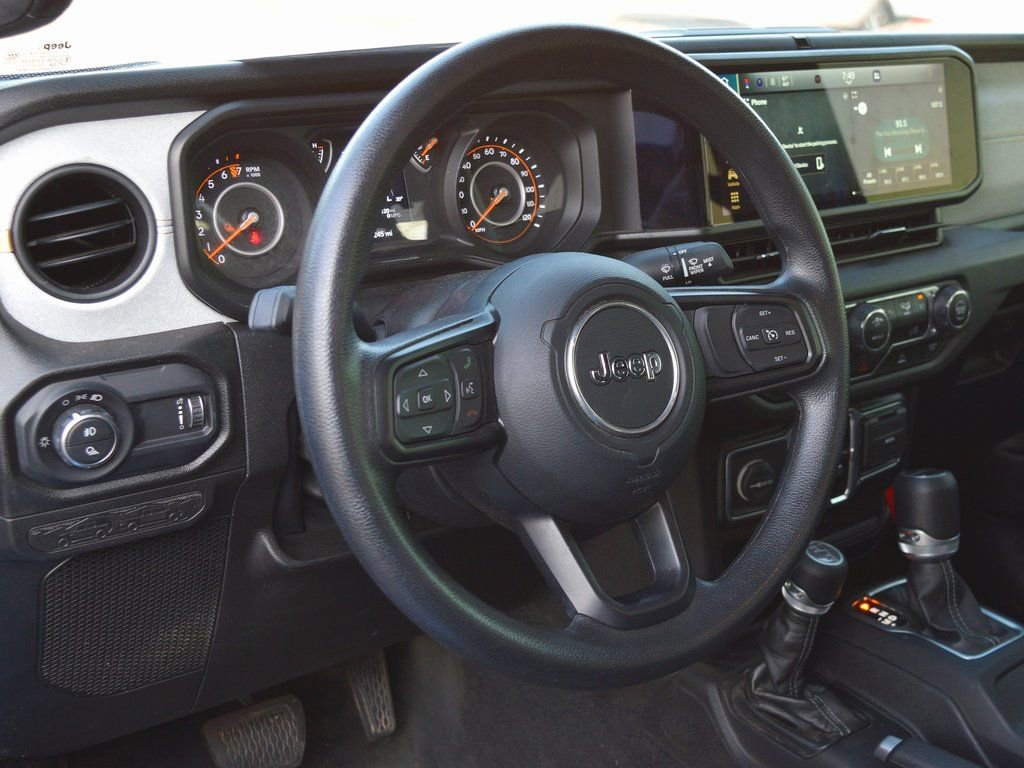 Used 2024 Jeep Gladiator Sport image 11