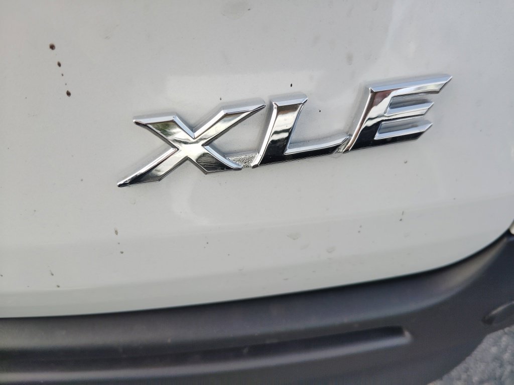 New 2026 Toyota Sienna XLE AWD/4WD image 18