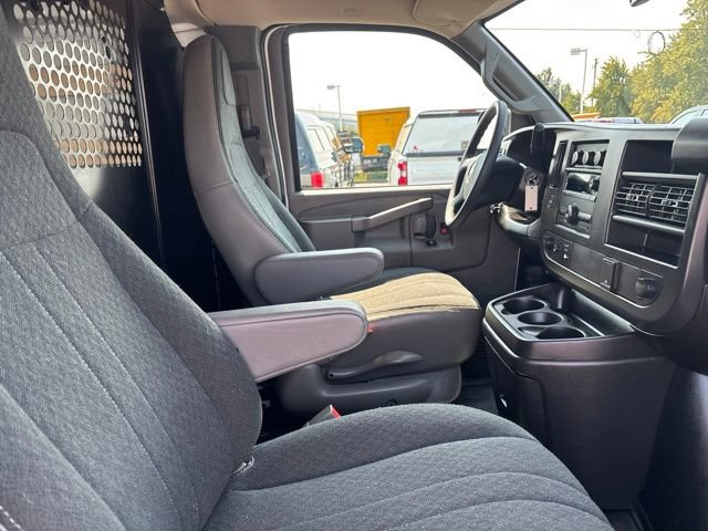 Used 2025 Chevrolet Express 2500 w/ Driver Convenience Package RWD image 10