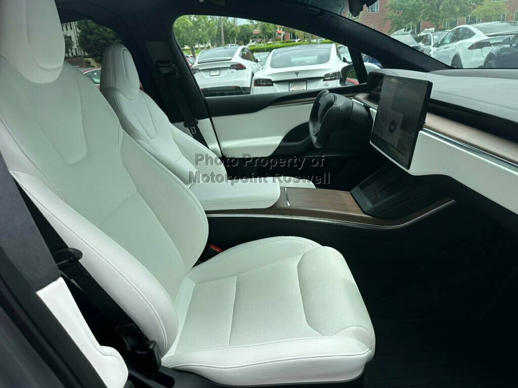 Used 2025 Tesla Model X AWD/4WD image 27