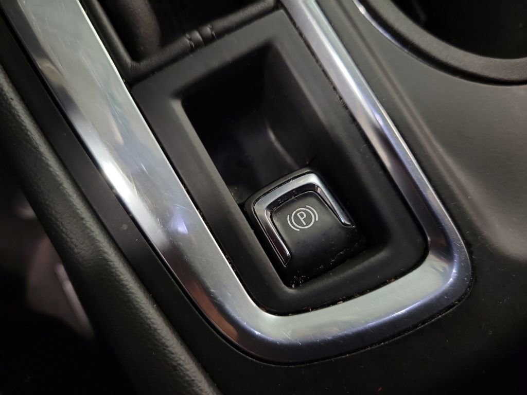 Used 2019 Chevrolet Equinox LT image 16