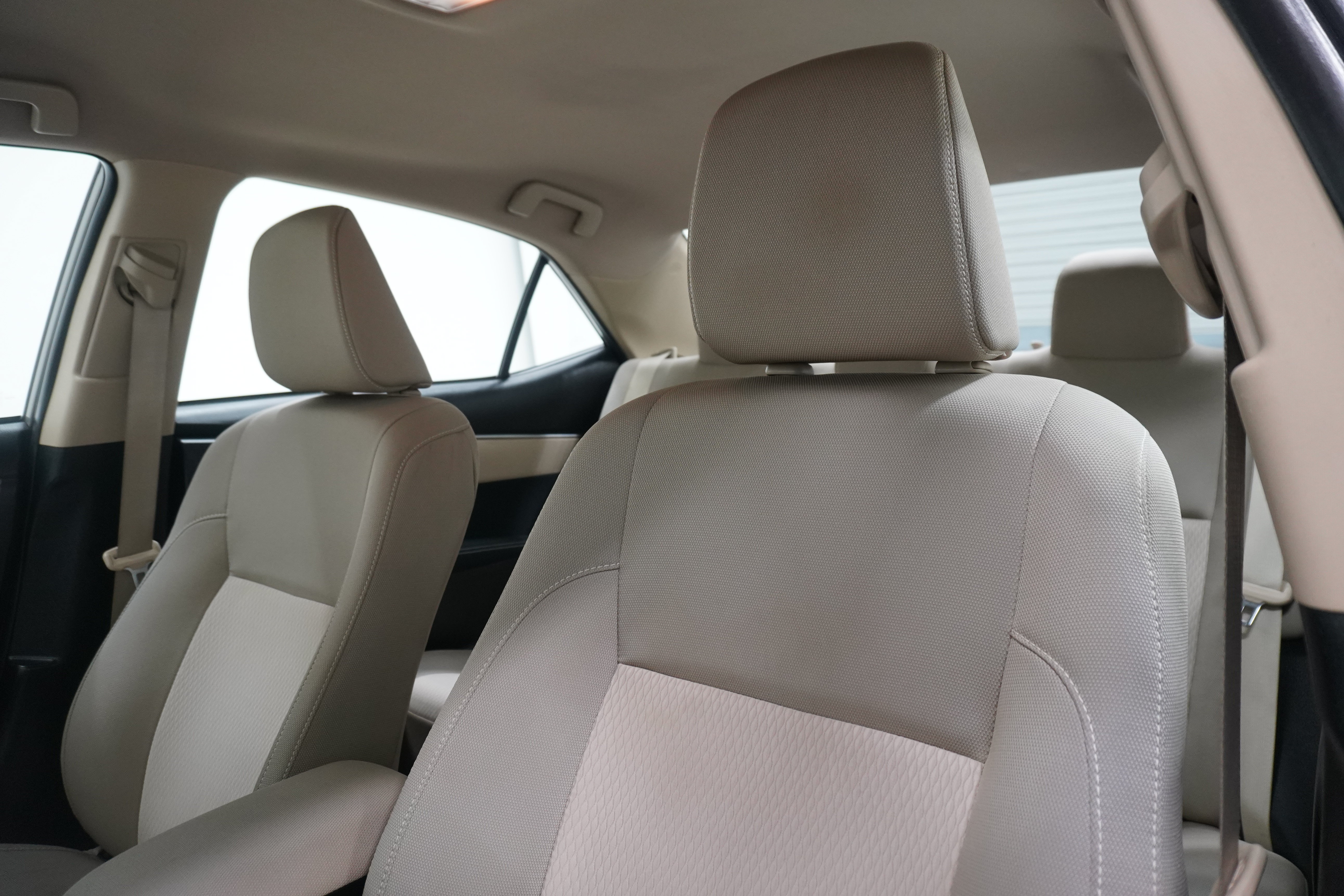 Used 2015 Toyota Corolla LE FWD image 11