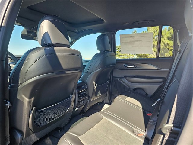 New 2025 Jeep Grand Cherokee Altitude image 12