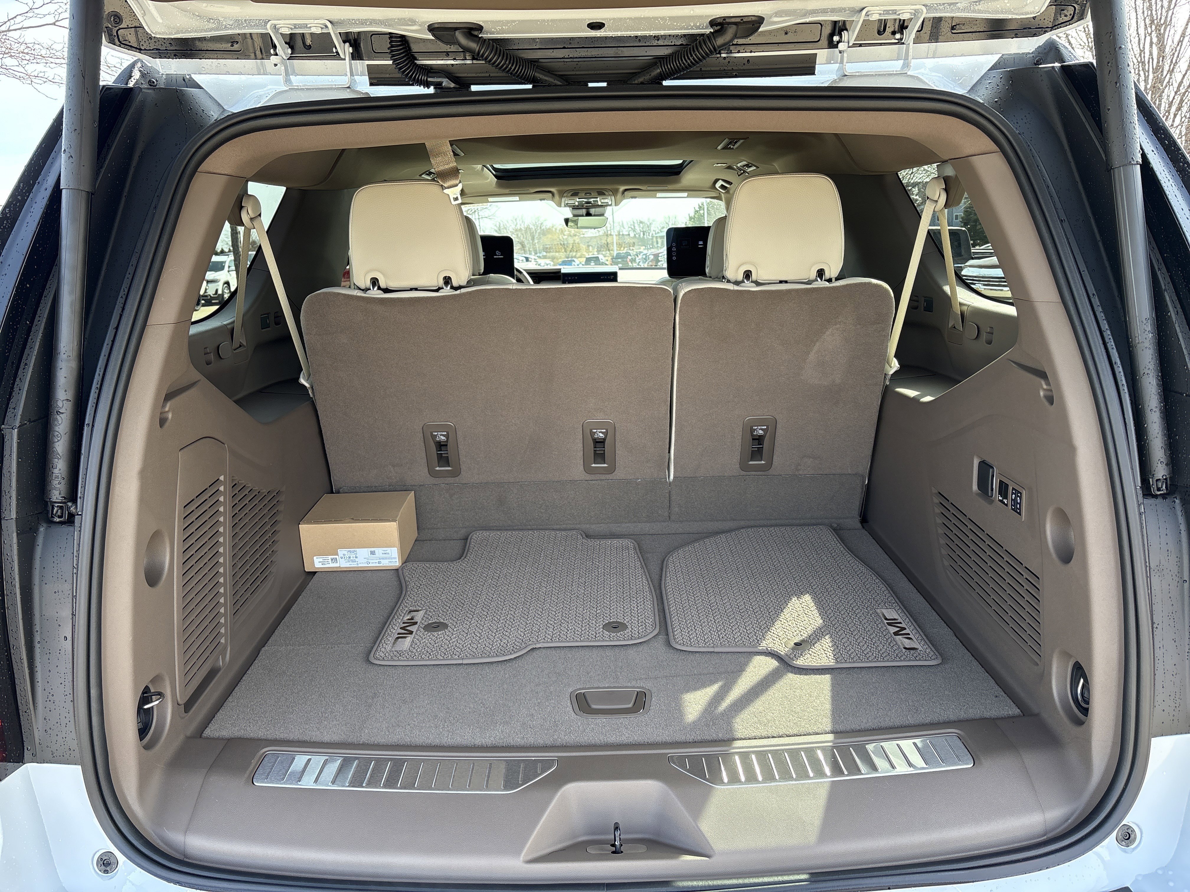 New 2026 GMC Yukon XL Denali w/ Denali Reserve Package image 11