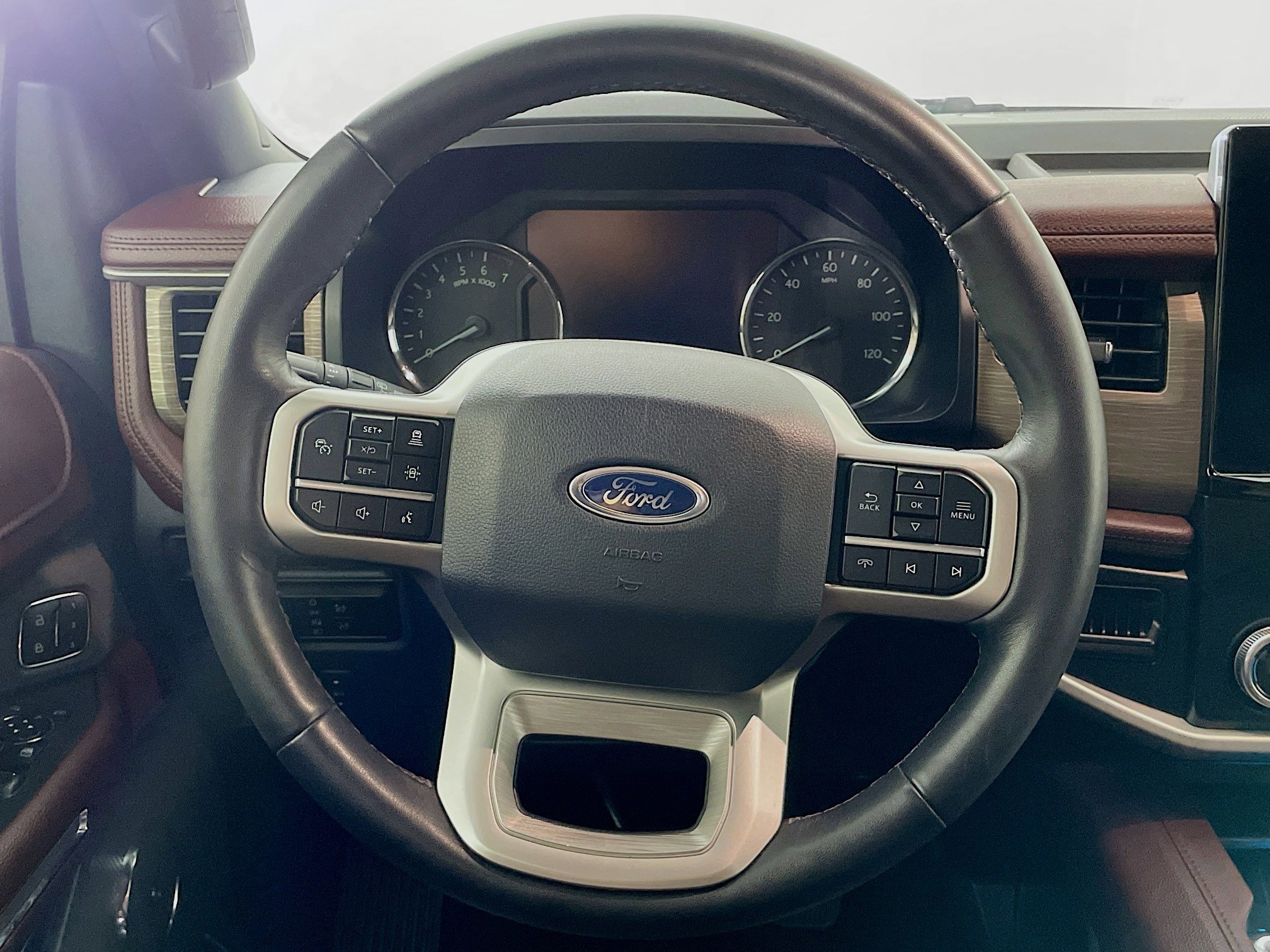 Used 2024 Ford Expedition Limited image 18