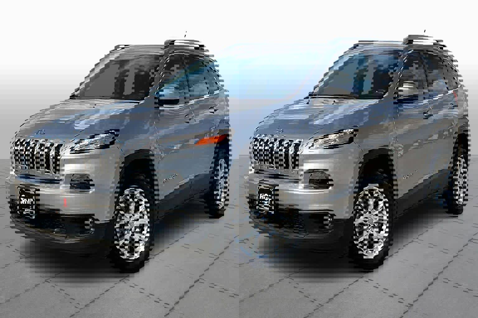 Used 2017 Jeep Cherokee Latitude w/ Safety/Convenience Group