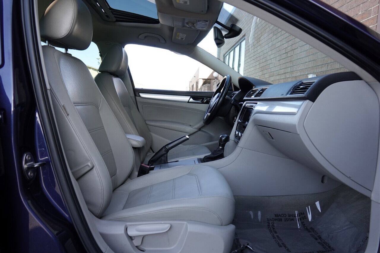 Used 2012 Volkswagen Passat 2.5 SE FWD image 61