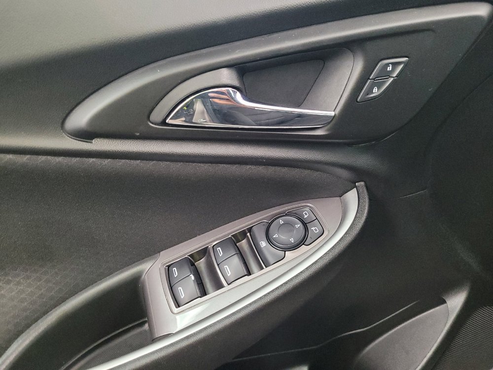 Used 2025 Chevrolet Malibu LS FWD image 27