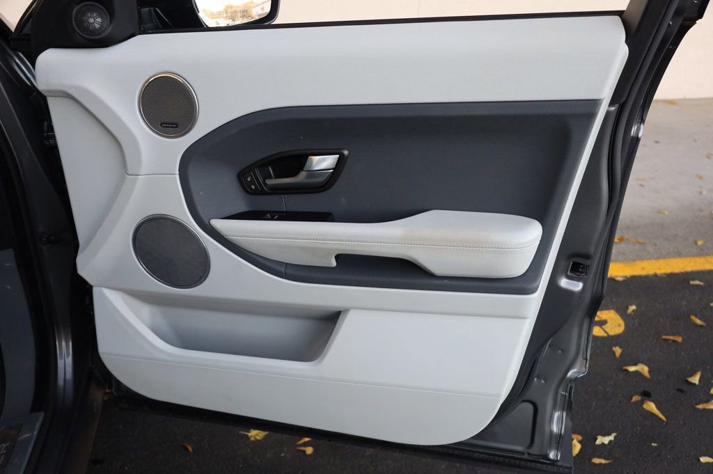 Used 2015 Land Rover Range Rover Evoque Pure Plus image 23
