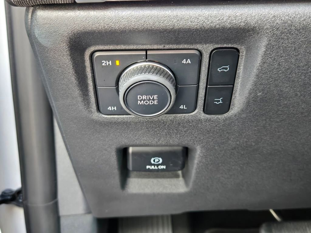 Used 2025 Ford Expedition Platinum image 30