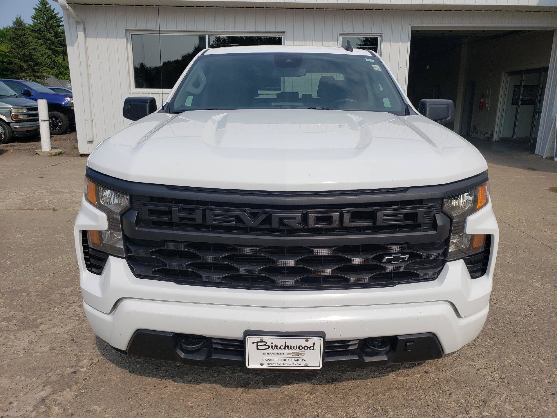 Used 2022 Chevrolet Silverado 1500 Custom w/ LPO, Dark Essentials Package AWD/4WD image 8