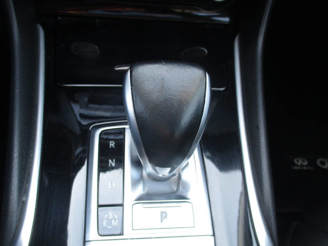 Used 2018 INFINITI QX30 AWD image 27