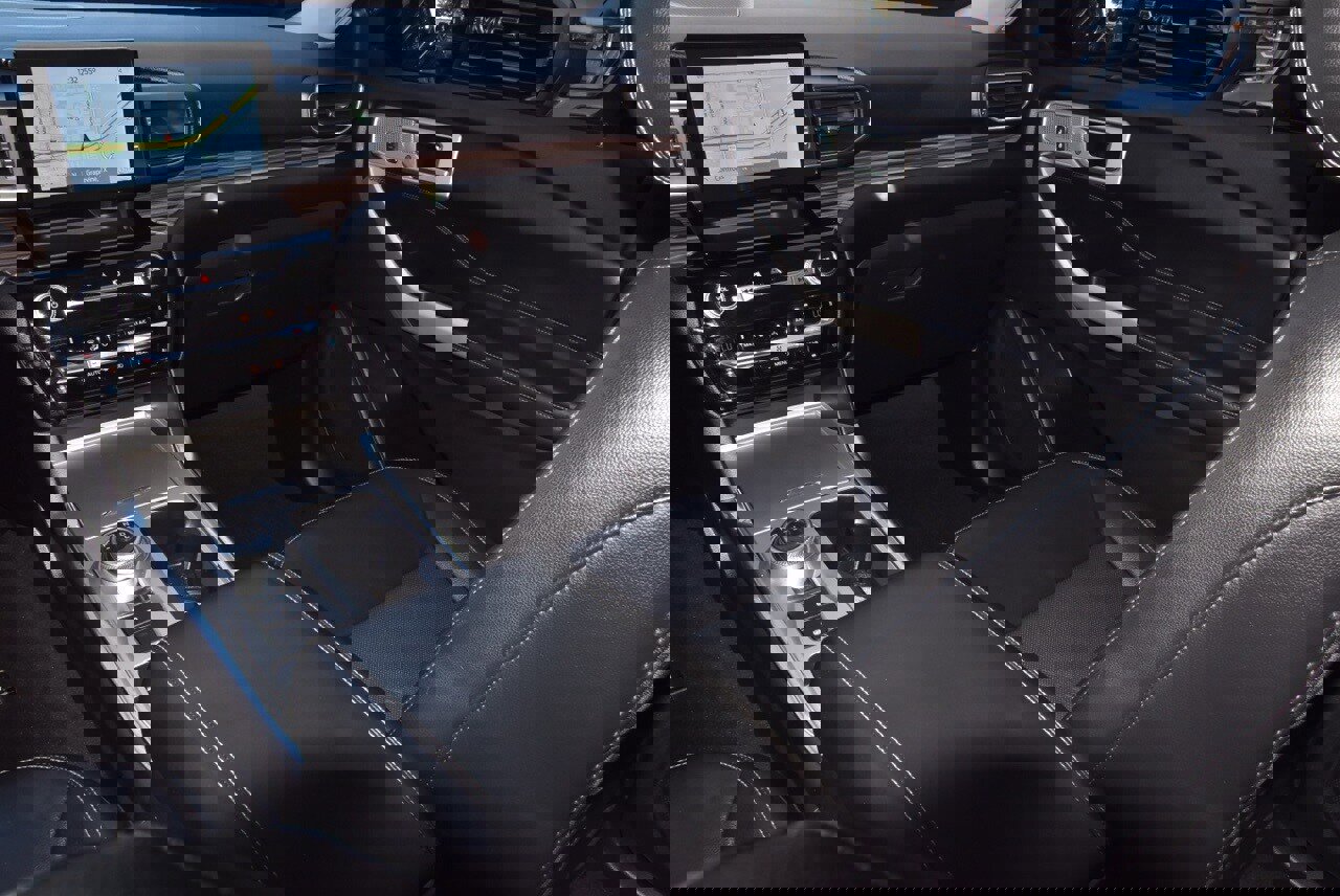 Used 2021 Ford Explorer Limited w/ Equipment Group 301A image 18