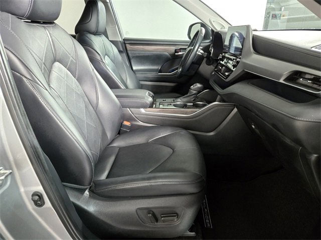 Used 2021 Toyota Highlander Platinum image 23