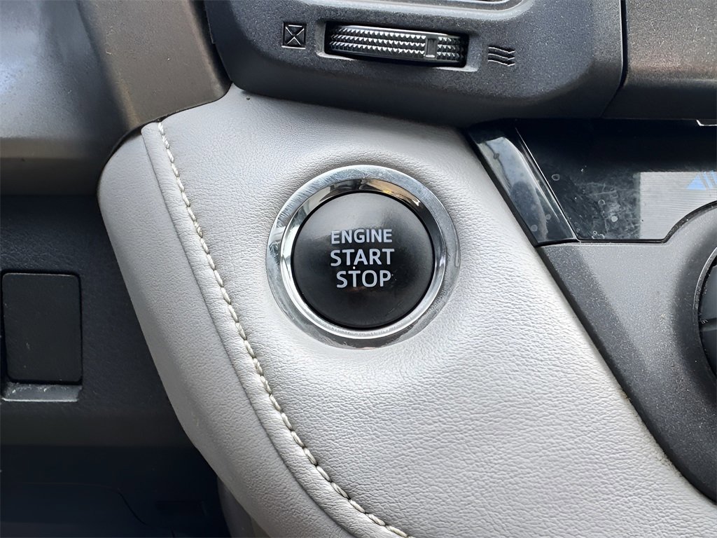 Used 2018 Toyota RAV4 XLE image 16