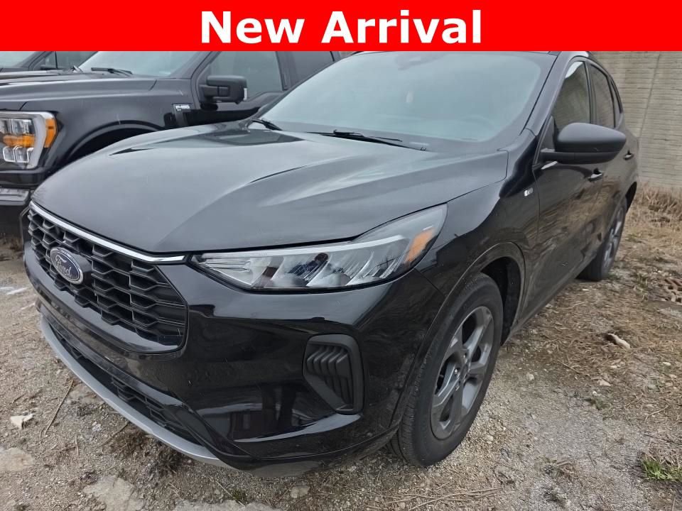 Used 2023 Ford Escape ST-Line w/ Tech Pack #1 image 1