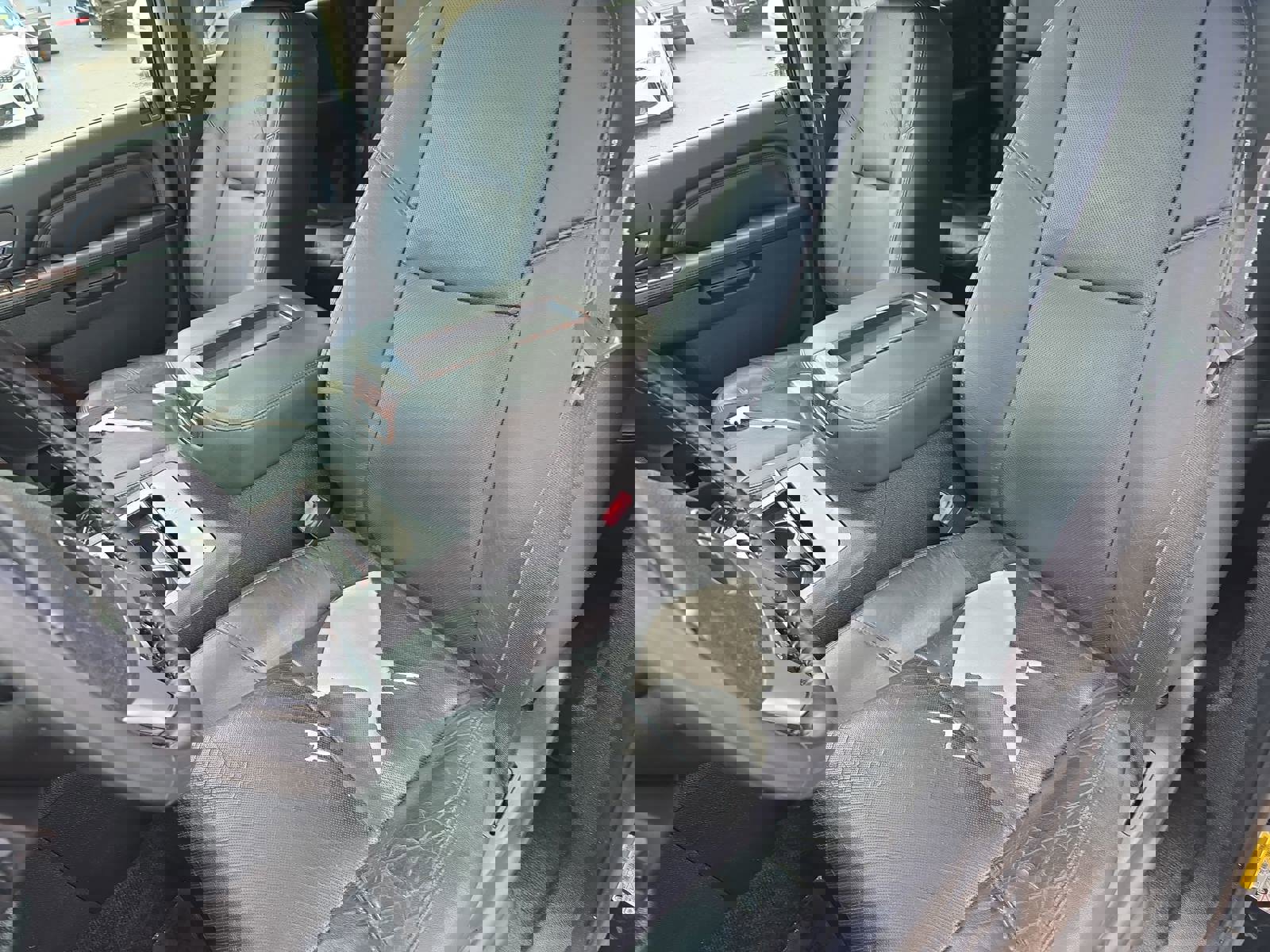 Used 2012 GMC Yukon XL Denali image 17