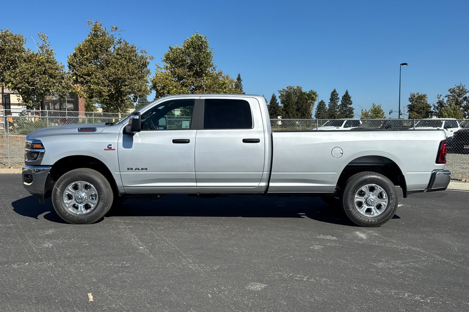 New 2026 RAM 3500 Big Horn AWD/4WD image 6