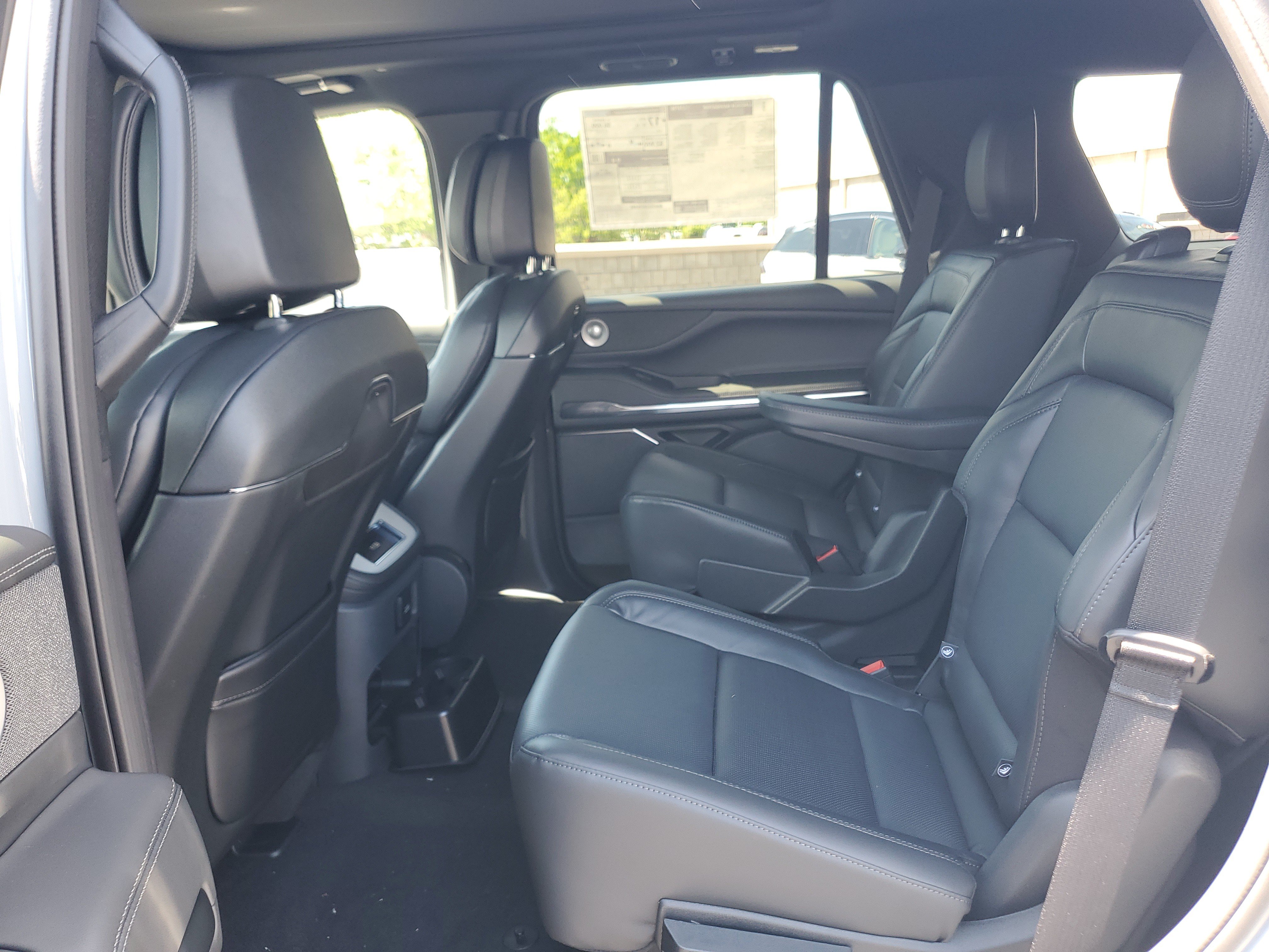 New 2026 Lincoln Navigator Reserve w/ Jet Appearance Package AWD/4WD image 27