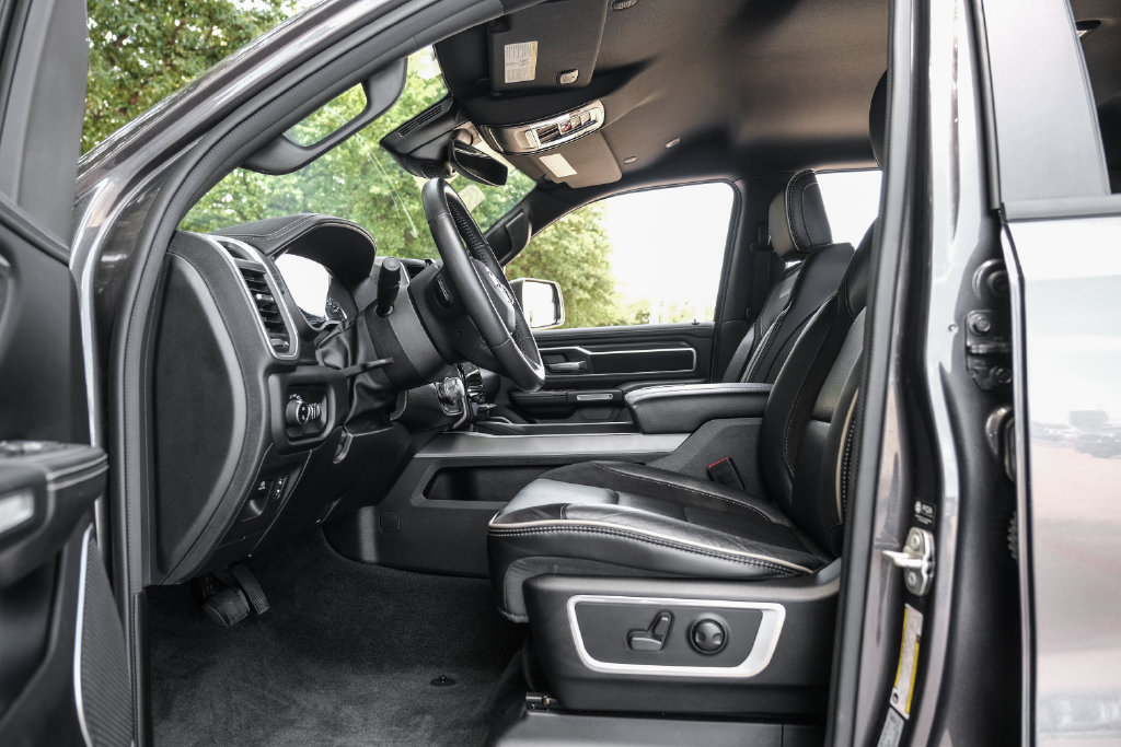 Used 2023 RAM 1500 Laramie AWD/4WD image 46