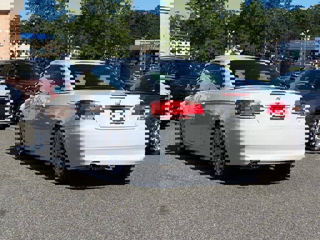 Used 2009 BMW 328i Convertible image 3