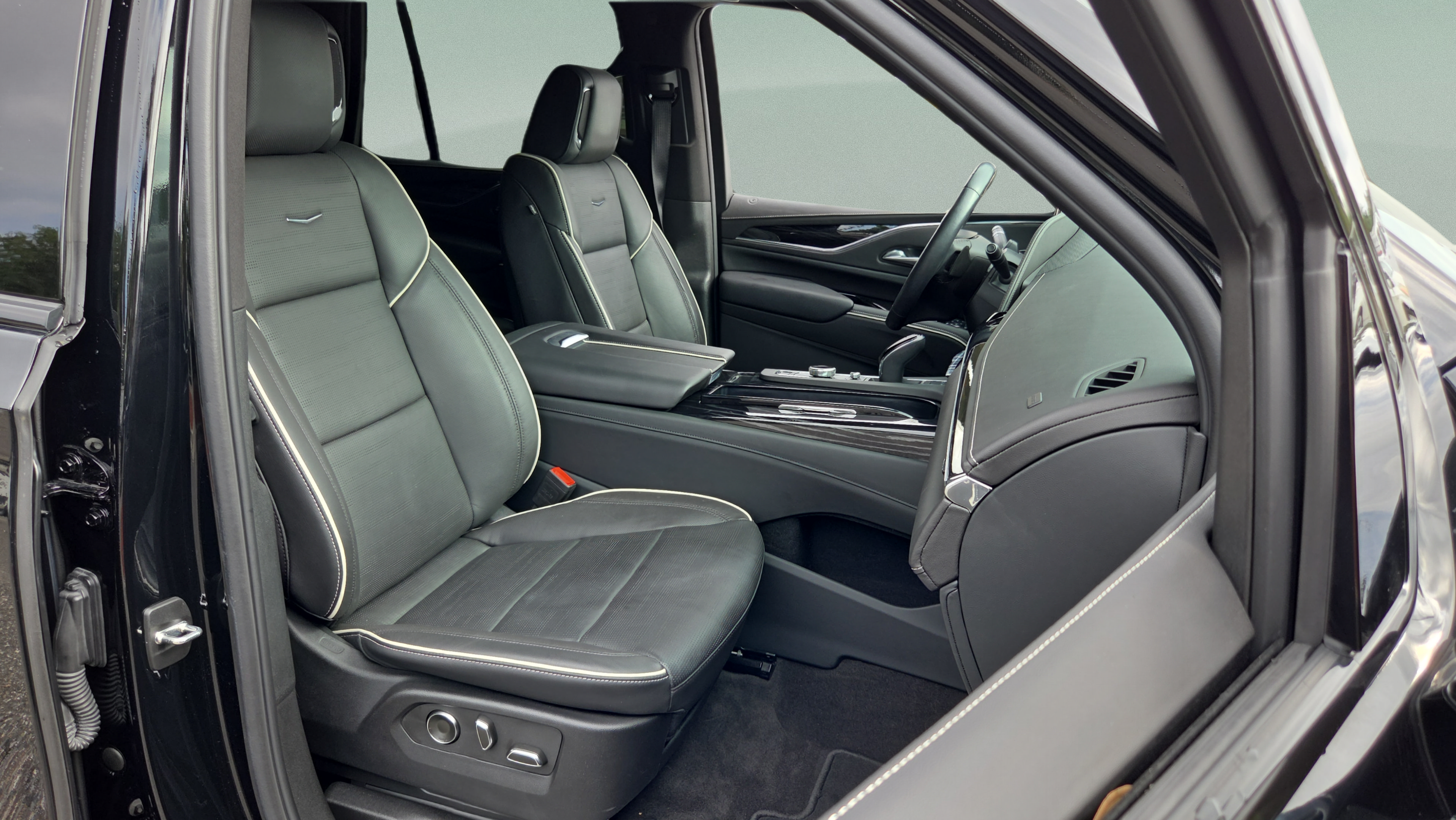 Certified 2024 Cadillac Escalade Sport RWD image 15