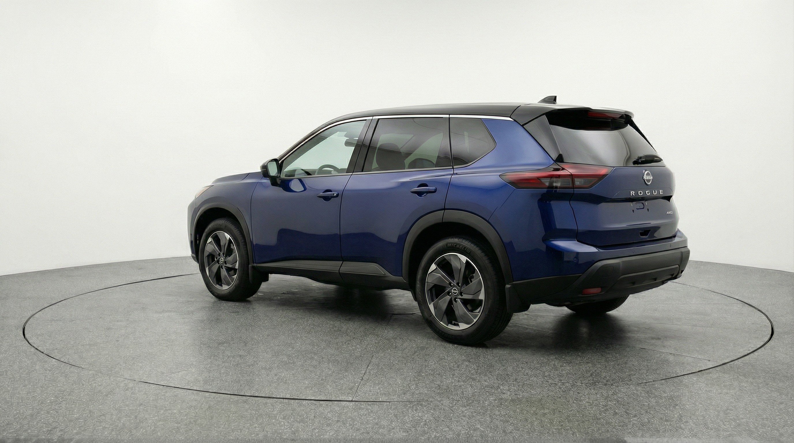 Used 2025 Nissan Rogue SV FWD image 6