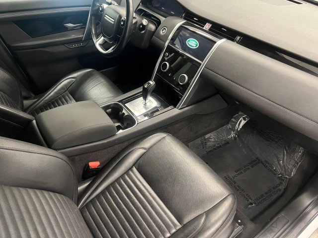 Used 2020 Land Rover Discovery Sport SE image 16