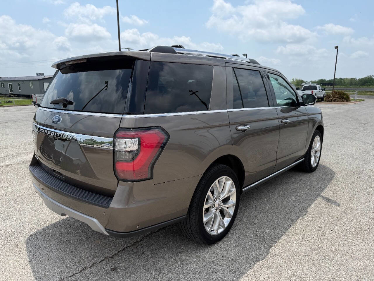 Used 2019 Ford Expedition Limited w/ Equipment Group 302A RWD image 5