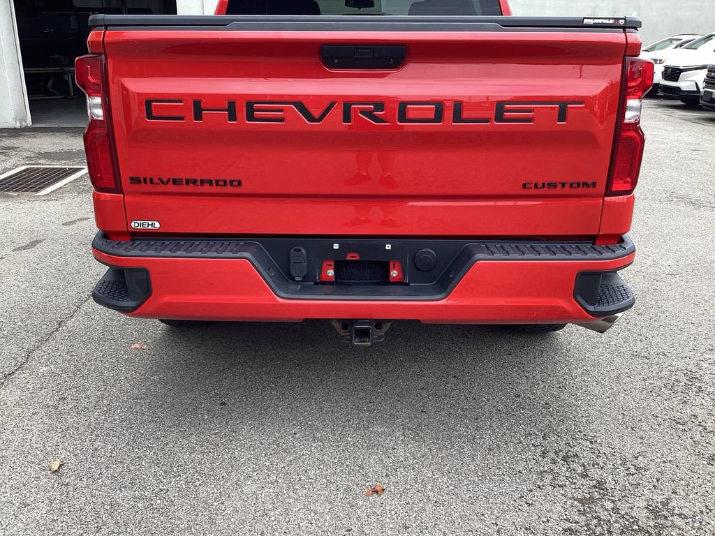 Used 2019 Chevrolet Silverado 1500 Custom w/ Custom Value Package AWD/4WD image 19
